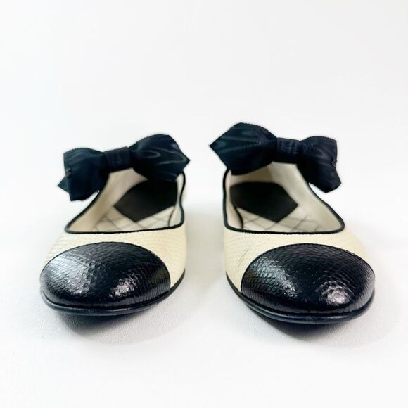 CHANEL Beige Black Cap Toe Leather CC Logo Ballet Flats Size 38.5 Mary Jane Bow - Picture 9 of 16